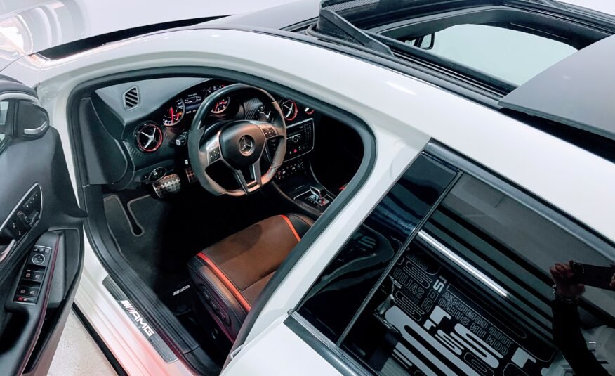 MERCEDES-BENZ A45 AMG